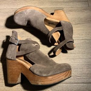 FREE PEOPLE Cedar suede buckle wood clogs